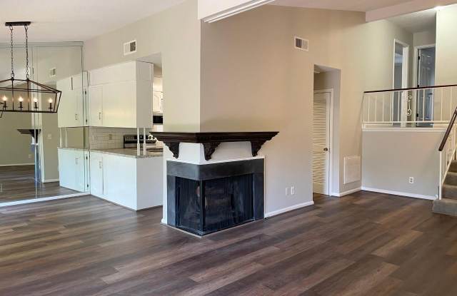 222 EAST GREEN - 222 East Green, Vestavia Hills, AL 35243