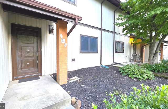 25 VILLAGE Drive Gallery 2