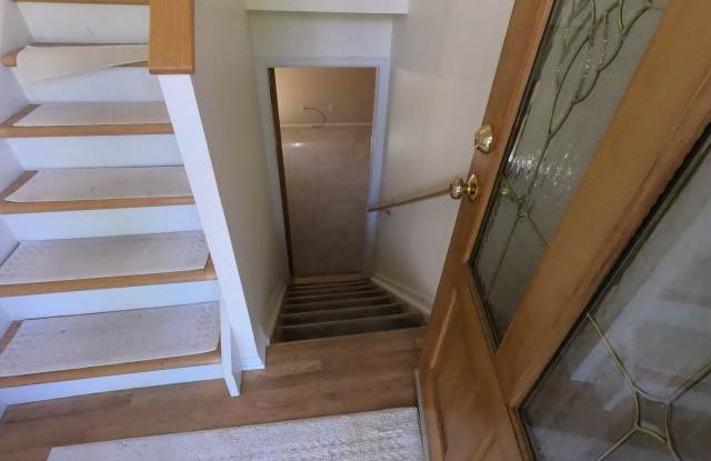 122 Genesee Court Gallery 4