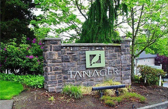 Beautiful 2 Bed 1.75 Bath Condo in Kirkland - 11229 Northeast 128th Street, Kirkland, WA 98034