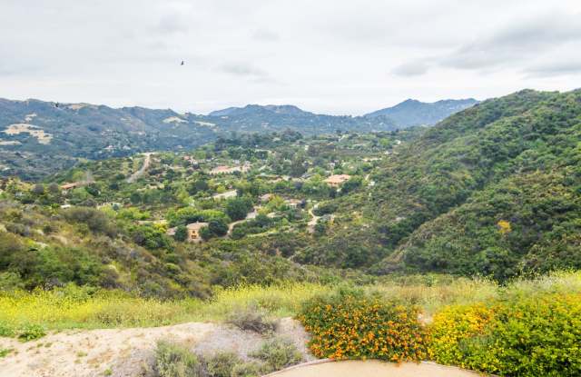 Flexible terms - A Rare Retreat hidden above the Canyons + Separate Guest House Fully furnished: $20,000 a Month photos photos Flexible terms - A Rare Retreat hidden above the Canyons + Separate Guest House Fully furnished: $20,000 a Month photos photos