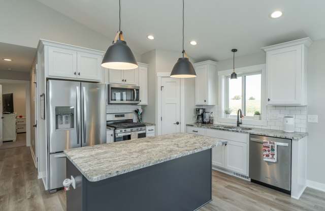 2112 Elk Run Drive SE, Pine Island, MN - 2112 Elk Run Drive Southeast, Olmsted County, MN 55963