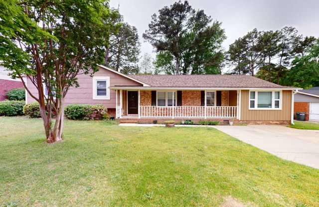 3 Bedroom with 2 Living Rooms  finished bonus room near Fort Liberty photos photos