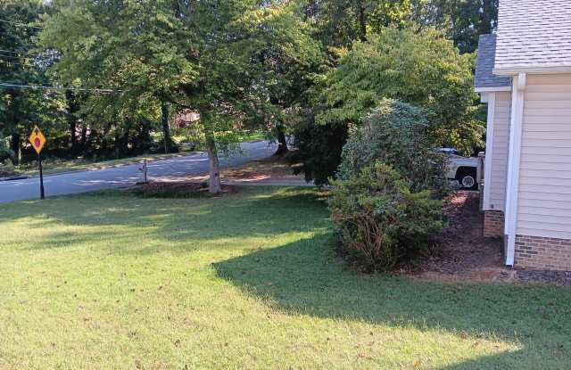 602 Forestdale Dr Gallery 2