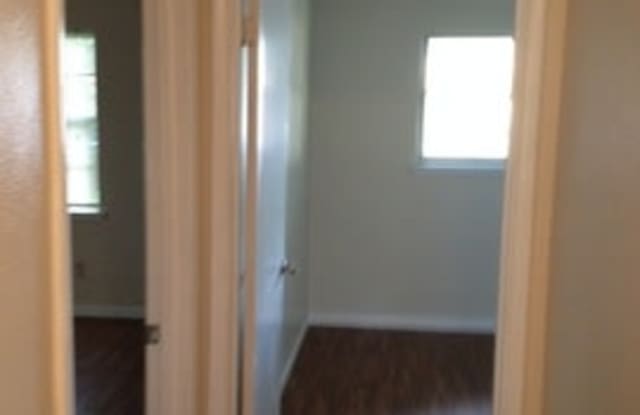 1208 Bradford Drive Gallery 4