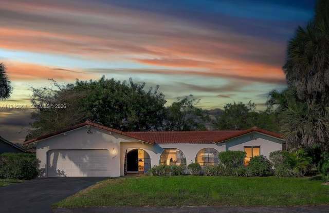 10251 NW 39th Ct photos photos