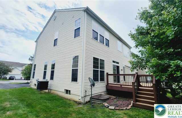 1816 Emerald Drive Gallery 3