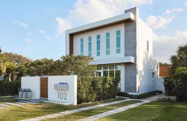 102 NE 11th Street - 102 Northeast 11th Street, Delray Beach, FL 33444