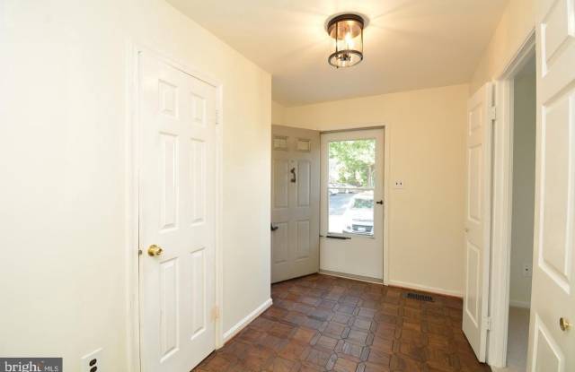 7378 JIRI WOODS Court Gallery 3