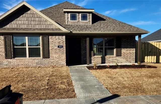 Modern 3‑Bed, 2‑Bath Home with Fenced Yard photos photos