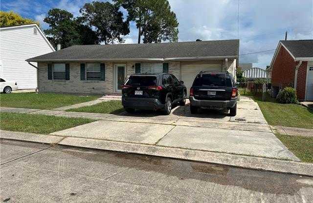 725 OAKWOOD Drive Gallery 2