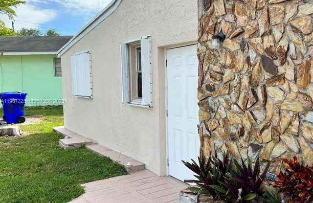 410 N 58th Ave photos photos