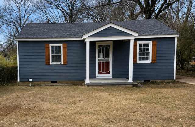 Newly Renovated 2 Bedroom / 1 Bathroom Home Available Now! photos photos