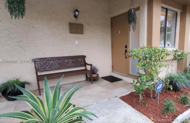 40 Wimbledon Lake Dr Gallery 2