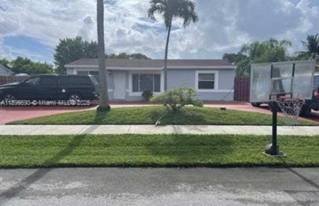 1730 SW 64th Ter photos photos