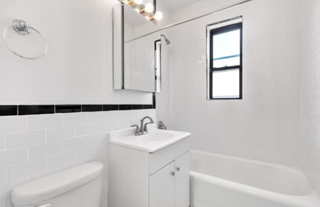 241 E 11th St Gallery 4