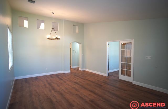 Charming Home in NW Bakersfield! Gallery 3