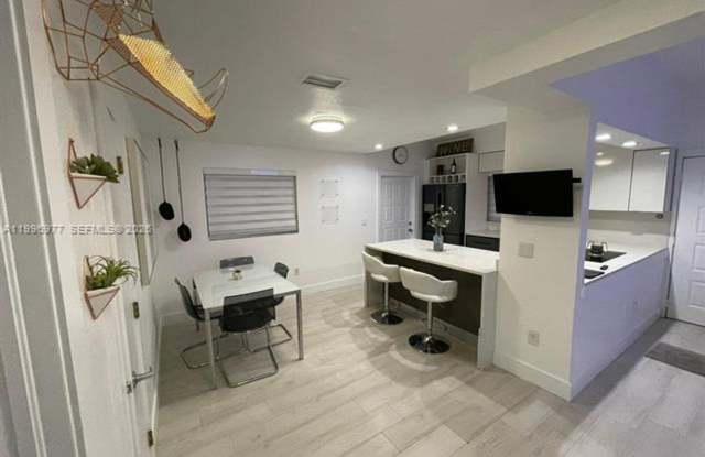 325 NW 19th Ln # 30 (A11996977) photos photos