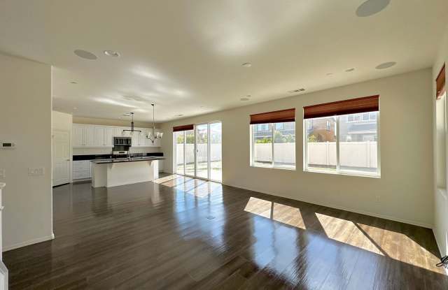 4 Bedroom + 3 Bathroom Home | Riverpark | Oxnard | Unfurnished Gallery 4