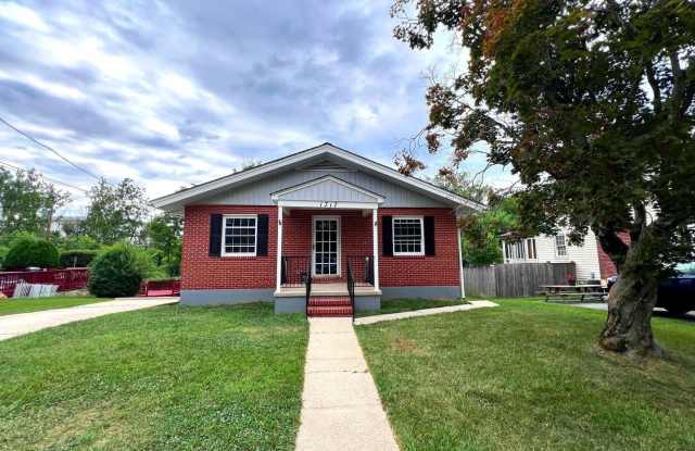 1717 GREENSPRING Drive Gallery 3