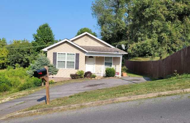 3/2 Home available in Johnson City, five minutes to downtown photos photos