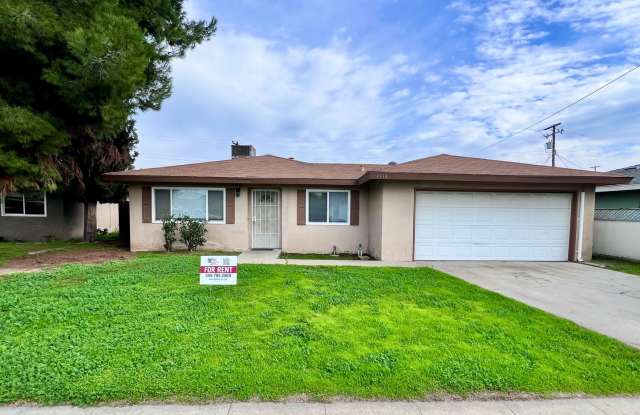 $2,050 Shields  Fowler, 4 Bedrooms - N. Purdue Ave, Fresno photos photos