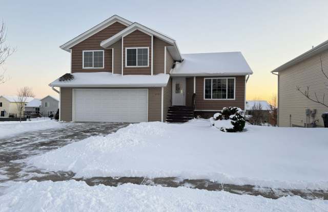 4 Bedroom 3.5 Bath Single Family Home- 1589 Ashlynd Ct. Iowa City photos photos