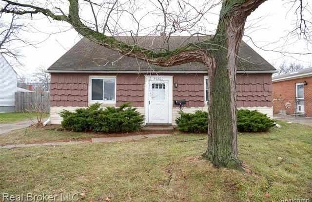 20200 Avalon Street photos photos