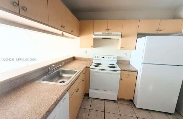 960 Lake Victoria Dr photos photos