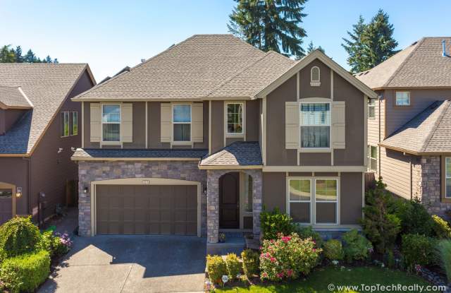Stunning 3BD | 3BA | Luxury Single Family Home in Orenco | Near Intel & Park | Fenced Yard I Solar Panels! photos photos