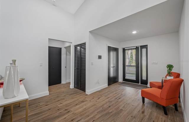 3717 E CLIFTON Street Gallery 3