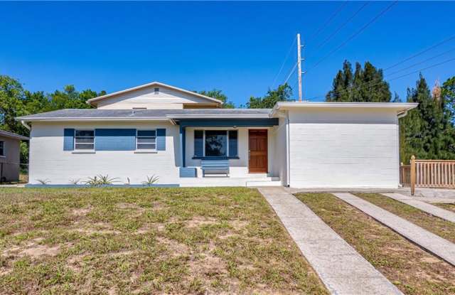 1112 S GRAND HIGHWAY - 1112 Grand Highway, Clermont, FL 34711