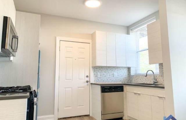 3321 N Karlov Ave 2W - 3321 N Karlov Ave, Chicago, IL 60641