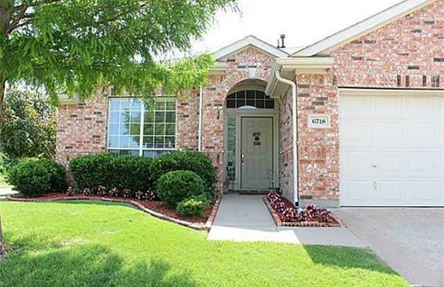 6718 Fairglen Drive Gallery 2