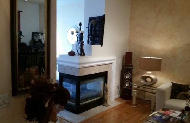 6023 Riddle Walk Gallery 2