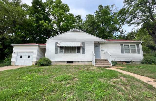 Centrally Located Single Famliy Home! photos photos