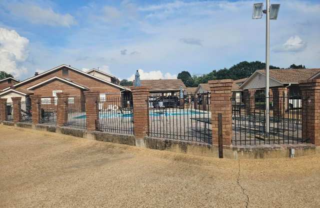 2711 A Greenbriar Drive - 1 photos photos