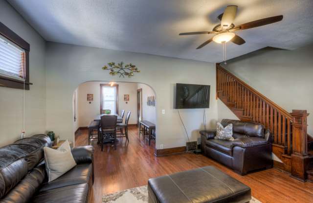 3507 / 3509 / 3511 Dewey Ave Townhomes Gallery 3