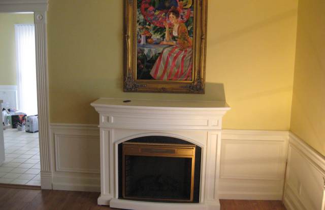 776 Ann St Gallery 3