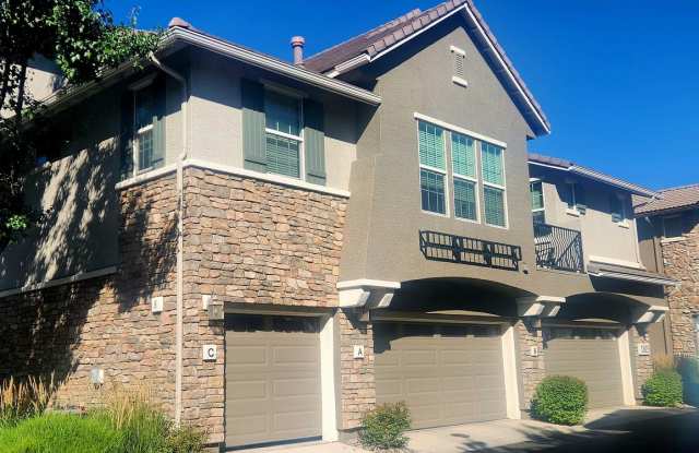 Beautiful townhouse in South Reno photos photos