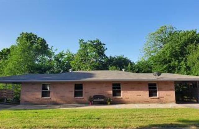 120 E Monterey Street - 120 East Monterey Street, Denison, TX 75021