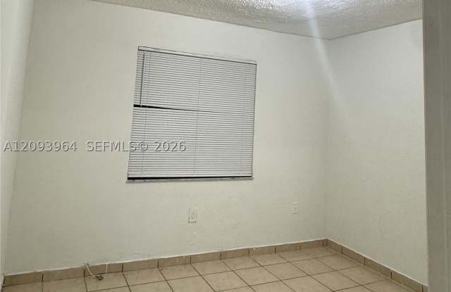 1944 SW 6th St Gallery 4