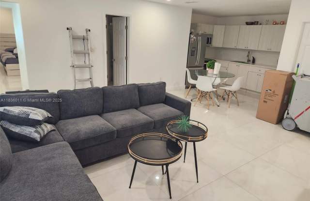 2165 SW 47th St photos photos