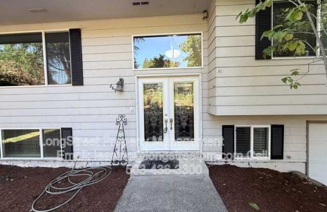 869 Meadowlawn Dr SE Gallery 2