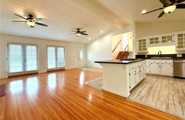 16 Goldenspur Lane photos photos