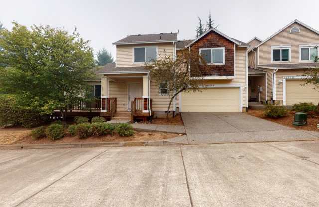 Two Level End Town Home in Cascadia Village Sandy Large Deck Off The Living Room Pet Freindy!! - 38796 Cascadia Village Drive, Sandy, OR 97055 Two Level End Town Home in Cascadia Village Sandy Large Deck Off The Living Room Pet Freindy!! - 38796 Cascadia Village Drive, Sandy, OR 97055