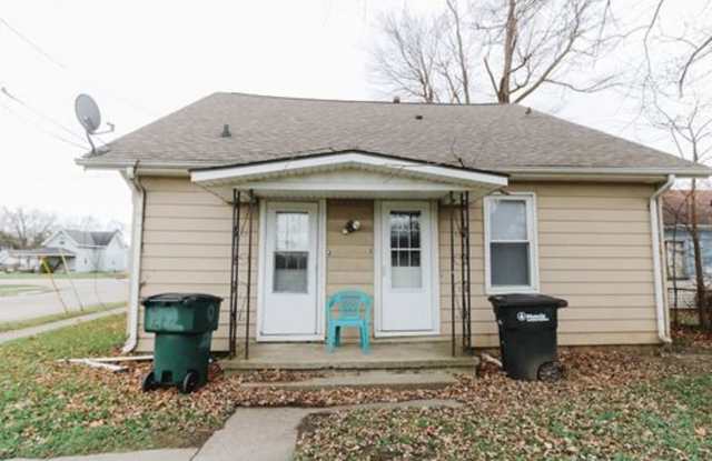 2418 E Memorial Dr photos photos