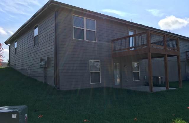 8213 SE Maple Ct Gallery 4