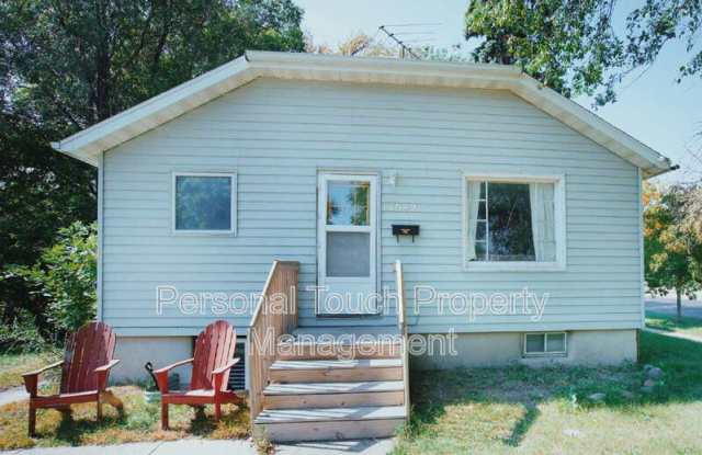 1642 8th St N photos photos