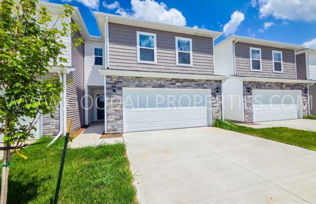Brand New Construction | Never Lived In | 3 Bed, 2.5 Bath Townhome in Waukee photos photos